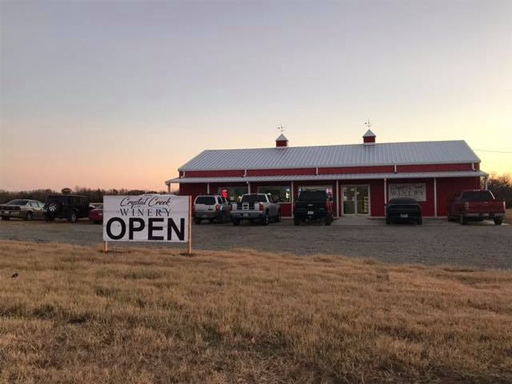 Sample 22 Unique Flavors of Oklahoma-Made Wine At This Rustic Winery In The Sooner State