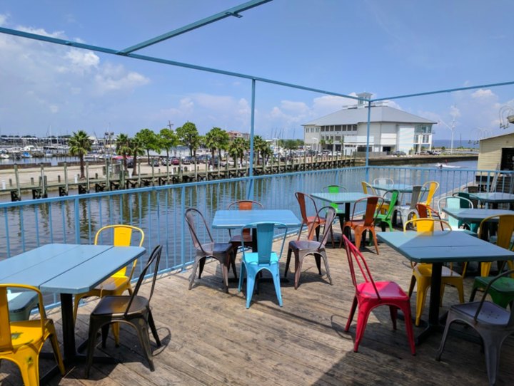 The Harbor Restaurant In Louisiana That Belongs At The Top Of Your Summer Bucket List