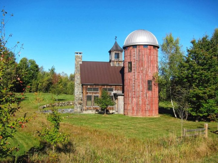 Staying Overnight In This Silo Farm Cottage In Vermont Is A Country Dream