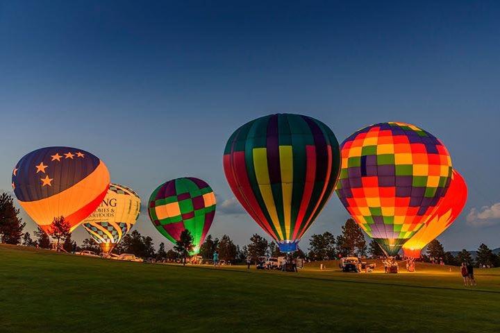 This Magical Hot Air Balloon Glow In South Dakota Will Light Up Your Summer