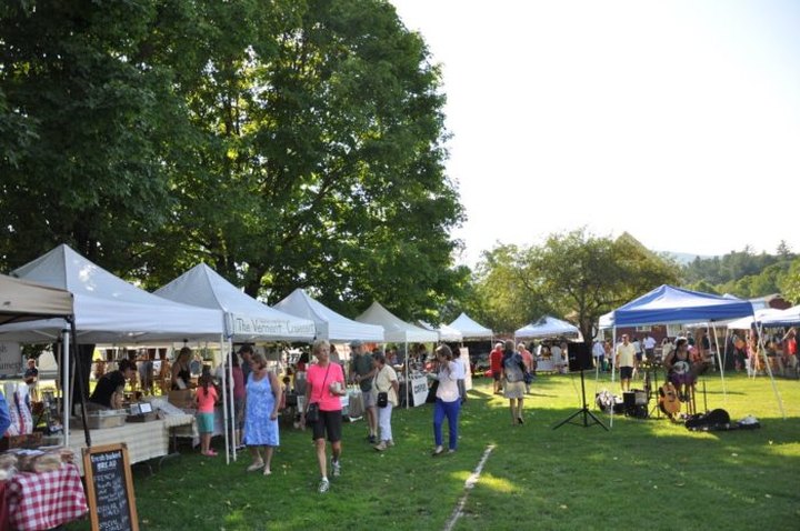 This Enormous Roadside Farmers Market In Vermont Is Too Good To Pass Up