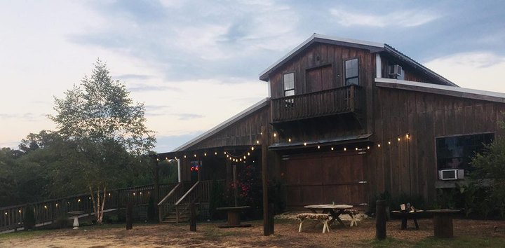 There's A Delicious Steakhouse Hiding Inside This Old Mississippi Barn That's Begging For A Visit