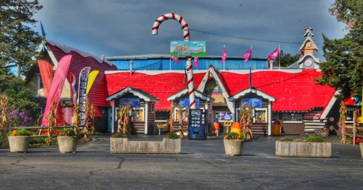 The Christmas Theme Park In Illinois Where You'll Have Loads Of Unforgettable Fun