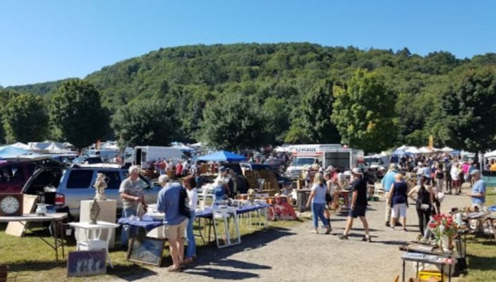You Could Spend Hours At This Giant Outdoor Marketplace In Connecticut