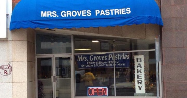 Mrs. Grove's Pastries Is A Pennsylvania Bakery With Huge Cinnamon Rolls