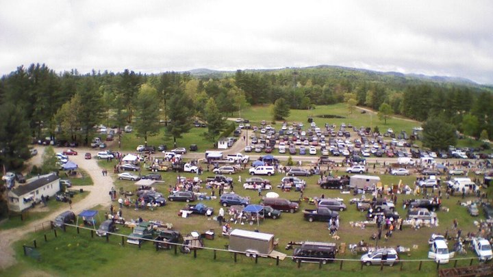 You Could Spend All Day At This Awesome Flea Market In New Hampshire