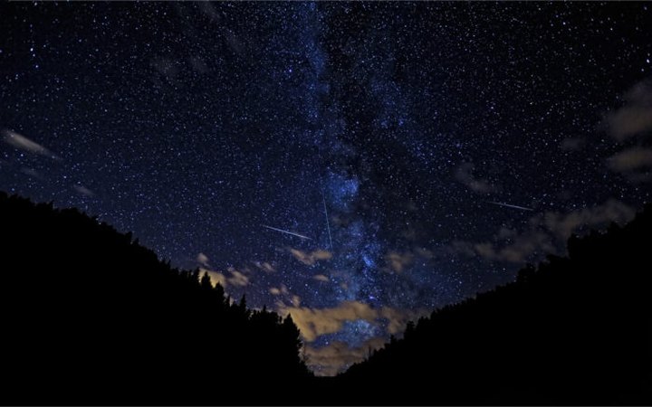 The Northern California Sky Will Light Up With Shooting Stars And A Nearly Full Moon This Week