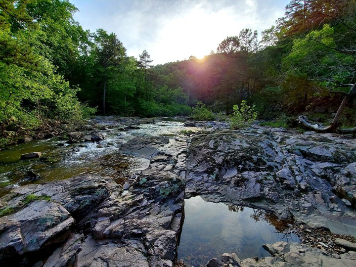 This 6-Mile Hike In Missouri Is Full Of Beautiful Natural Pools