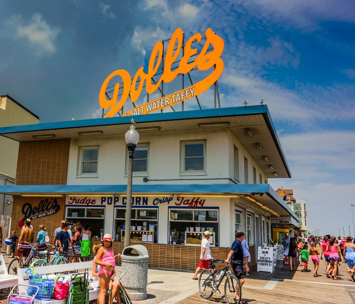 Visit This 90-Year-Old Candy Shop In Delaware To Satisfy Your Sweet Tooth