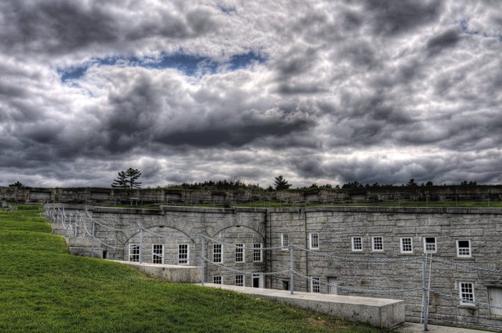 Scare Yourself Silly At This Weekend Ghost Camp In A Historic Maine Fort