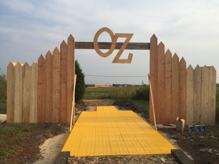 Walk The Yellow Brick Road In Illinois At The Midwest Wizard Of Oz Festival, A Tradition Since 1982