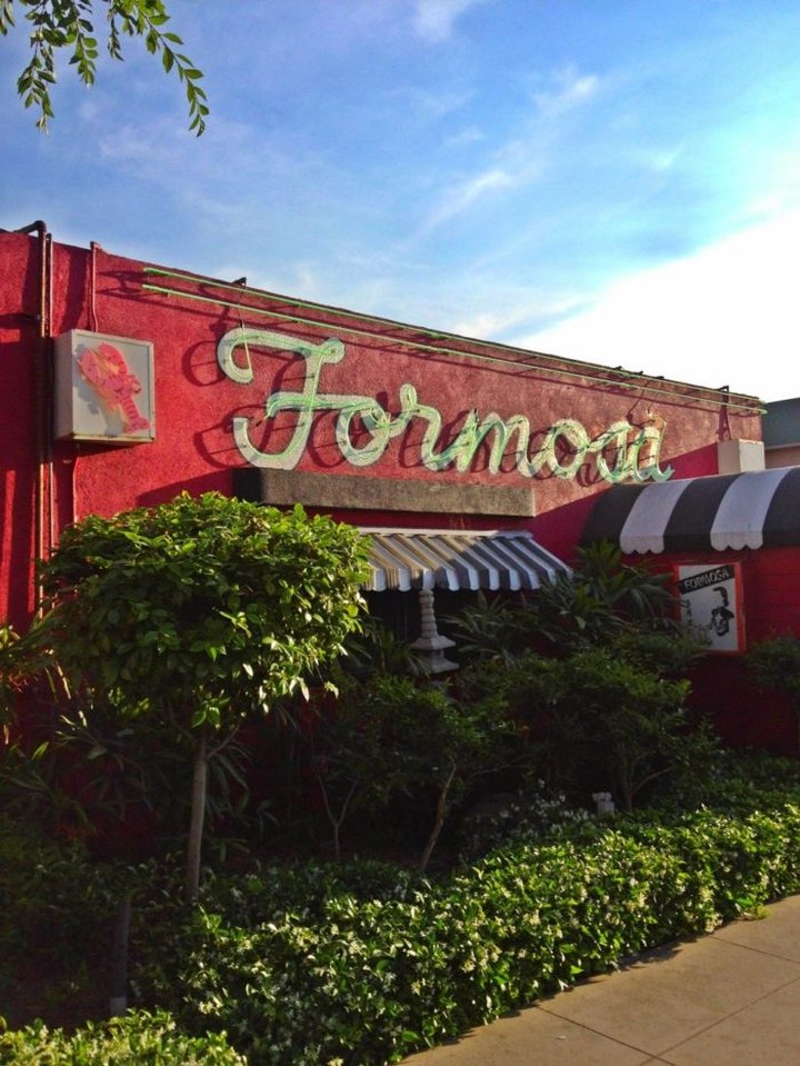 Dine Inside An Historic Red Trolley Car From 1904 At Formosa Cafe, An Iconic Southern California Eatery
