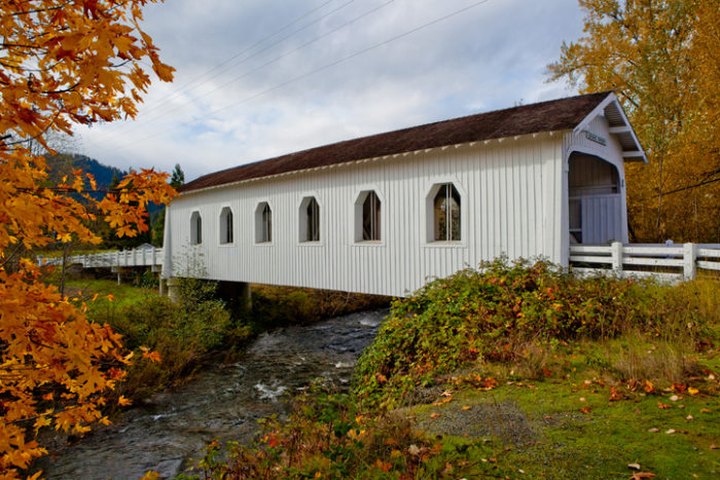 Here Are 11 Of The Most Beautiful Oregon Covered Bridges To Explore This Fall