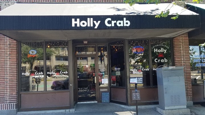 Make Sure To Come Hungry To The Build-Your-Own Seafood-Boil Restaurant, Holly Crab, In Massachusetts