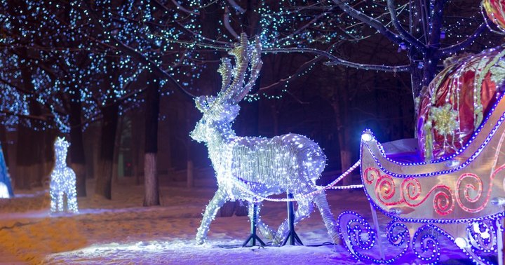 A Visit To Wisconsin's Drive-Thru Holiday Display, Winter Wonders, Will Make Your Holidays Merry