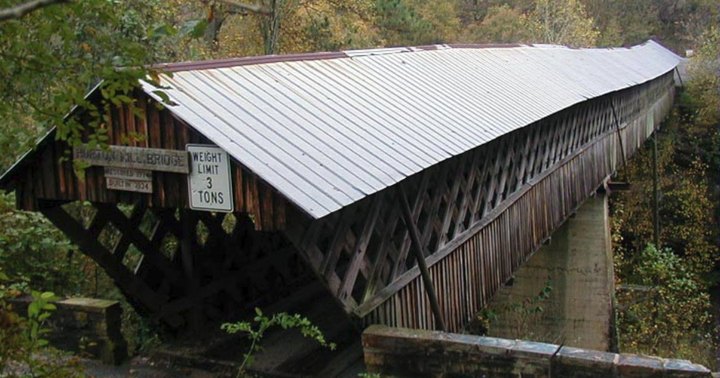 Hop In The Car And Visit 5 Of Alabama's Covered Bridges In One Day