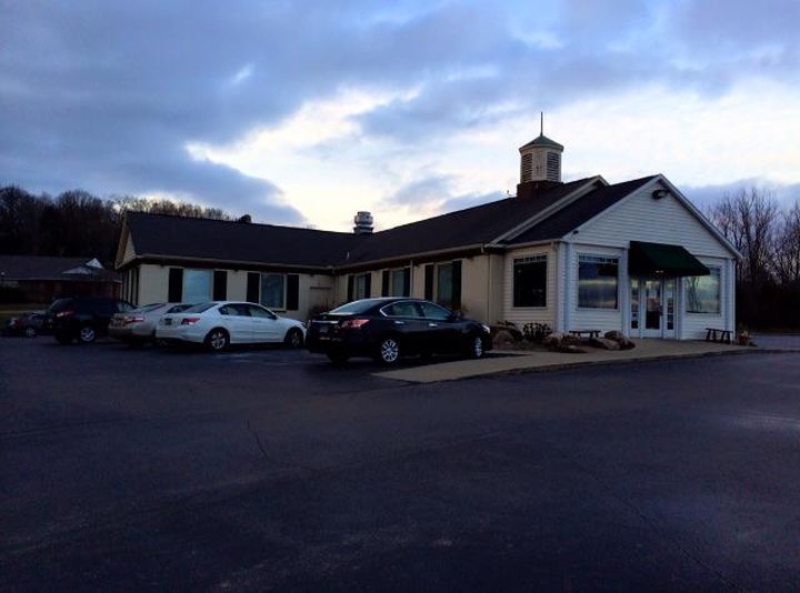 The Coziest Place For A Winter Ohio Meal, Collier's Family Restaurant, Is Comfort Food At Its Finest