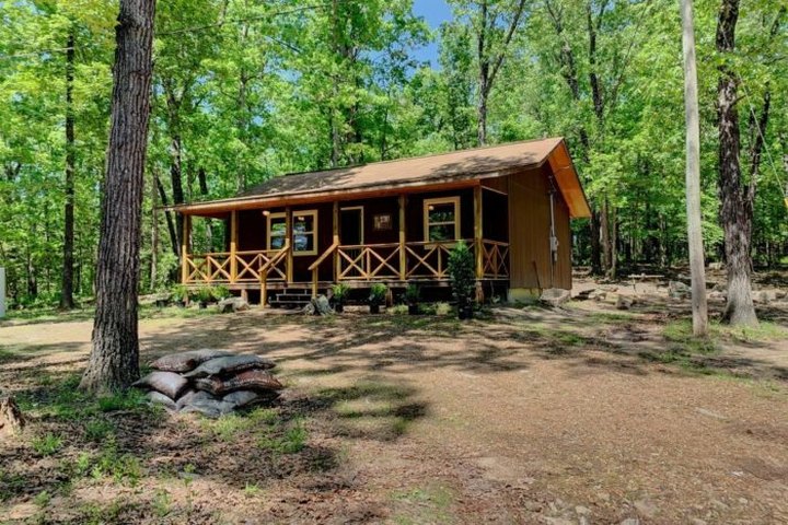 There’s A Hiker-Themed Vacation Rental In Arkansas And It’s The Perfect Little Hideout