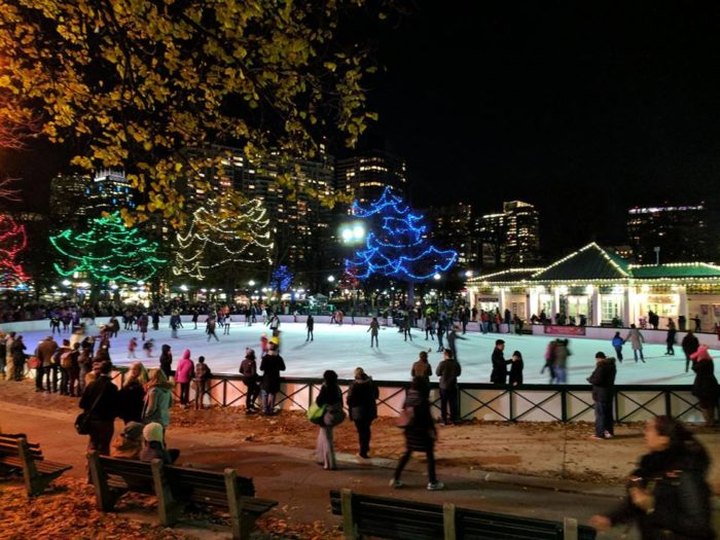 There's No Better Way To Embrace Winter In Massachusetts Than Ice Skating On Boston Frog Pond