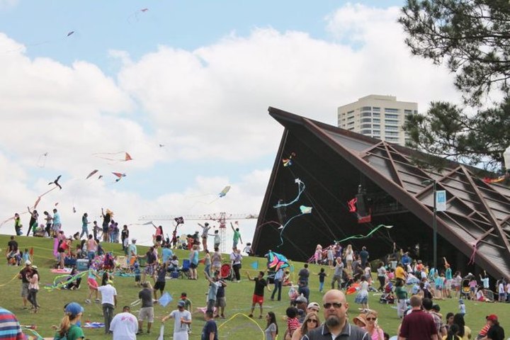Be Dazzled When Over 10,000 Kites Will Take To The Sky In Houston This Coming March
