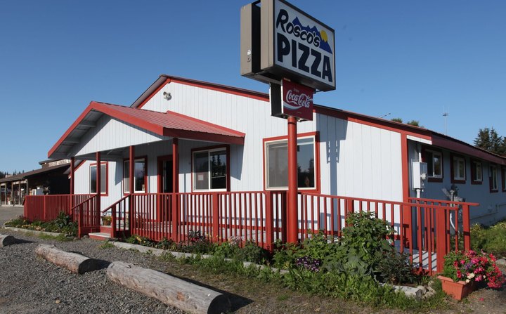 Rosco's Pizza Is The Hidden Gem In Alaska That Serves Mouthwatering Italian Comfort Food