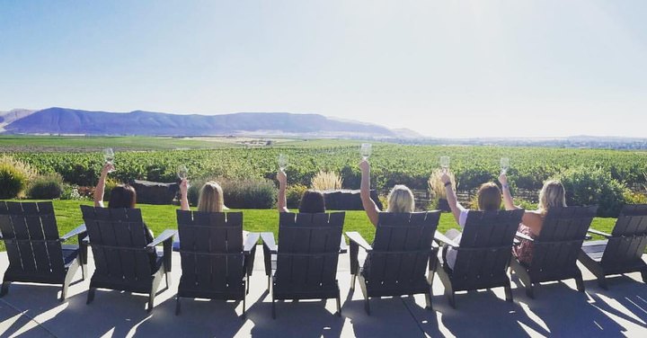 Road Trip To 4 Different Wineries On This Idaho Wine Shuttle