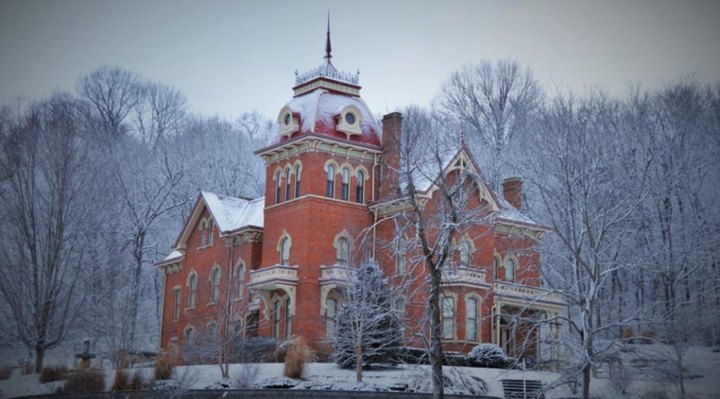 This 146-Year-Old Bed And Breakfast Is One Of The Most Haunted Places Near Cincinnati… And You Can Spend The Night