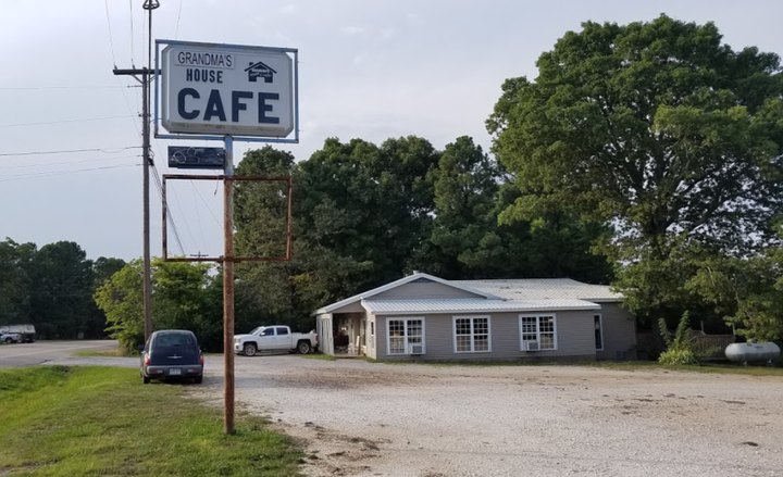 Grandma's House Cafe Is An All-You-Can-Eat Buffet In Arkansas That's Full Of Southern Flavor