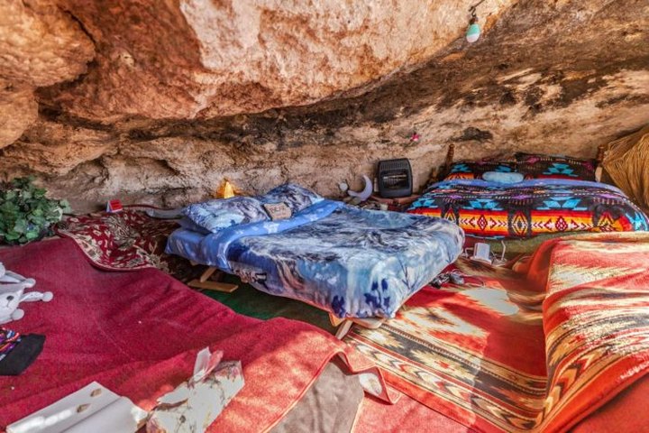 You Can Spend The Night In An Airbnb That's Inside An Actual Cave Right Here In Arizona