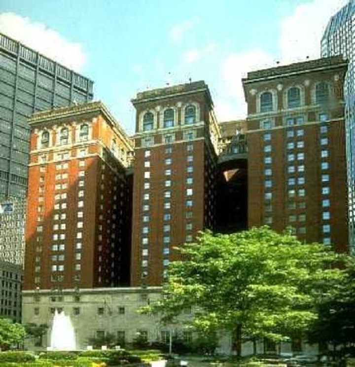 The History Behind This Downtown Hotel In Pittsburgh Is Both Eerie And Fascinating