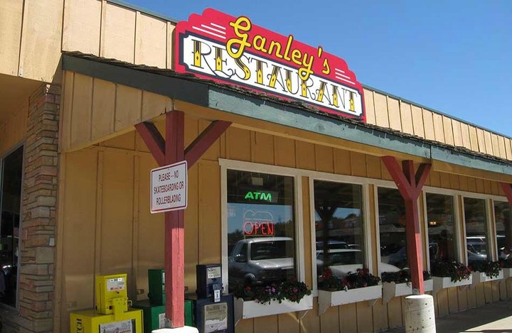 Next Time You're In Northern Minnesota, Step Into Ganley's Family Restaurant For A Comfort Food Feast