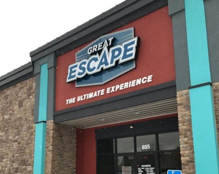 Have A Blast When You Play And Dine At The Great Escape, A Bowling Alley and Burger Bar In Iowa