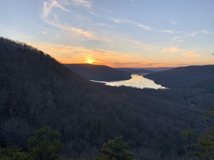 The Hike To Snoopers Rock In Tennessee Showcases One Of The Most Stunning Views In The State