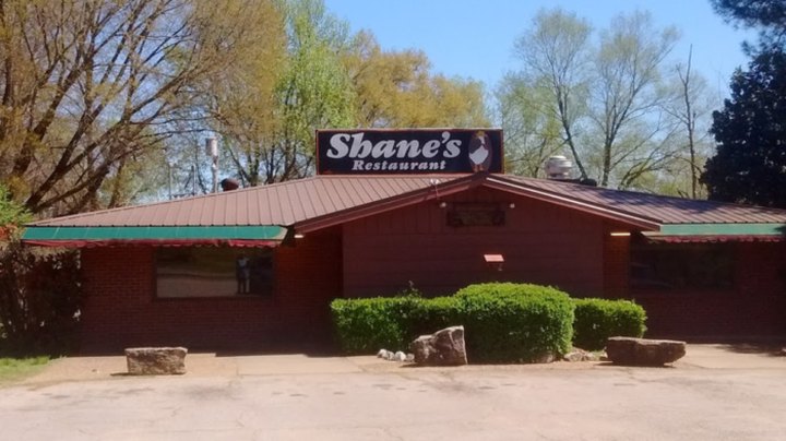 Burgers, Fries, And Mile-High Pies Make Shane's Restaurant In Arkansas Worth The Trip