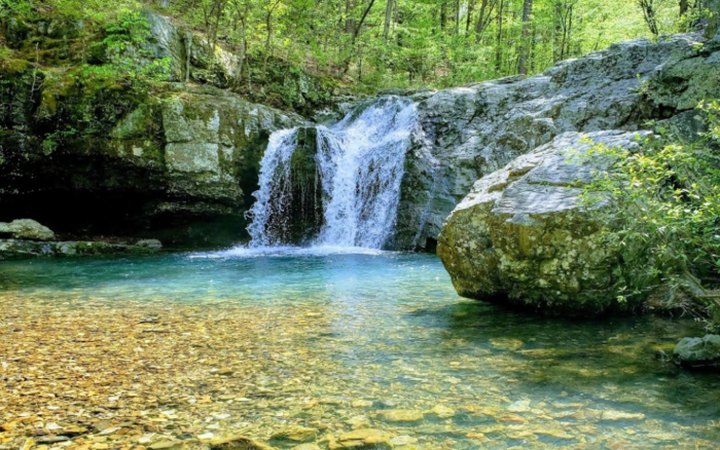 Visit Falls Creek Falls, Arkansas' Beautifully Blue Waterfall