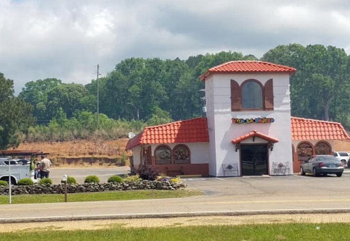Satisfy Your Mexican Craving With A Visit To Fernando's Fajita Factory In Mississippi  
