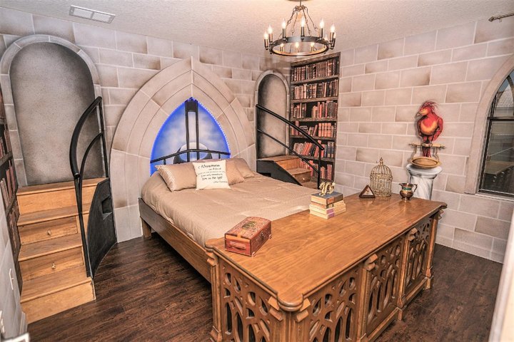 There’s A Harry Potter-Themed Airbnb In Florida And It’s Truly Magical