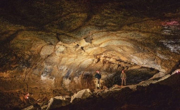 The Oregon Cave Tour Near Bend That Belongs On Your Bucket List