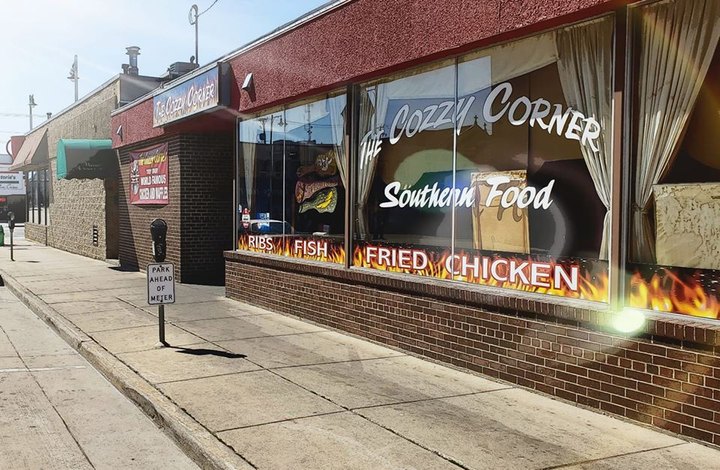 The Cozzy Corner Is A Hole-In-The-Wall In Wisconsin With Some Of The Best Fried Chicken In Town