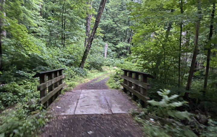 Explore Gorgeous Waters On The Squantz Pond Trail, A Scenic 2-Mile Hike In Connecticut