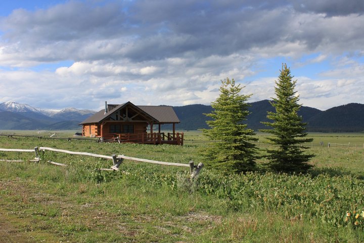 Enjoy Completely Unspoiled Scenery And Endless Wildlife At Flat Ranch Preserve In Idaho