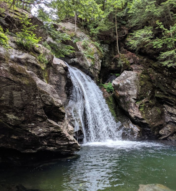 Vermont’s Scenic Waterfall Loop Will Take You To 5 Different Waterfalls