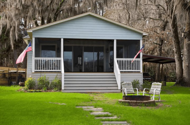 Get Away From It All In A Cozy Waterfront Cabin On Texas' Remote Caddo Lake