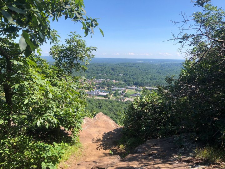 The Sleeping Giant Head Blue And Violet Loop Trail Is A Challenging Hike In Connecticut That Will Make Your Stomach Drop