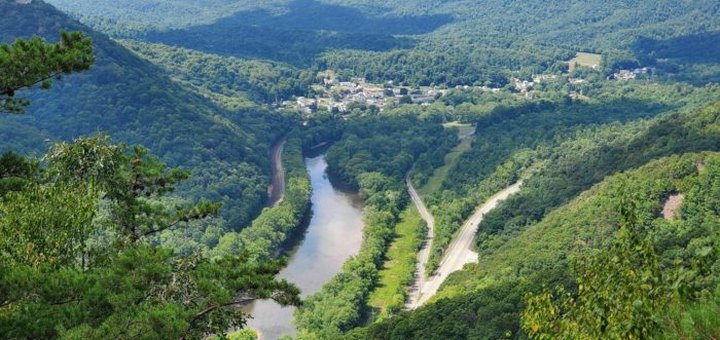 Thousand Steps Trail Is A Challenging Hike In Pennsylvania That Will Make Your Stomach Drop