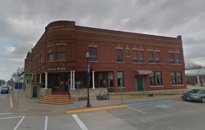Stay Overnight In A 100-Year-Old Hotel That's Said To Be Haunted At Franklin Hotel In Iowa
