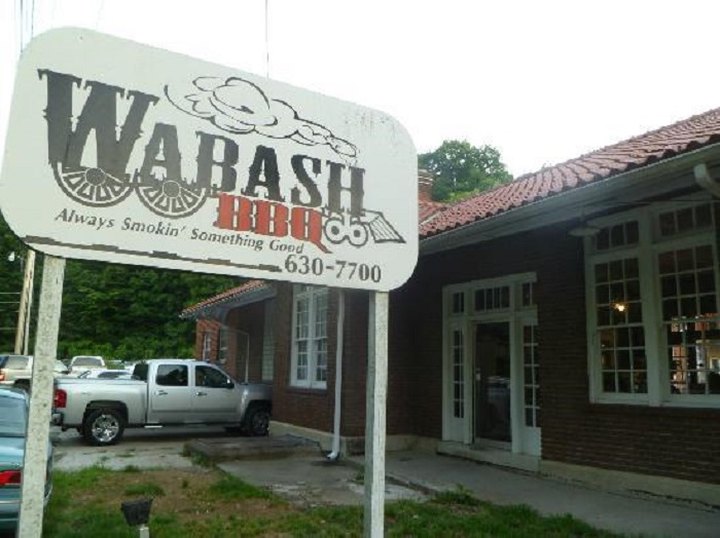 Dig Into A BBQ Meal With Some Of The Area's Best Starter Dishes At Wabash BBQ In Missouri
