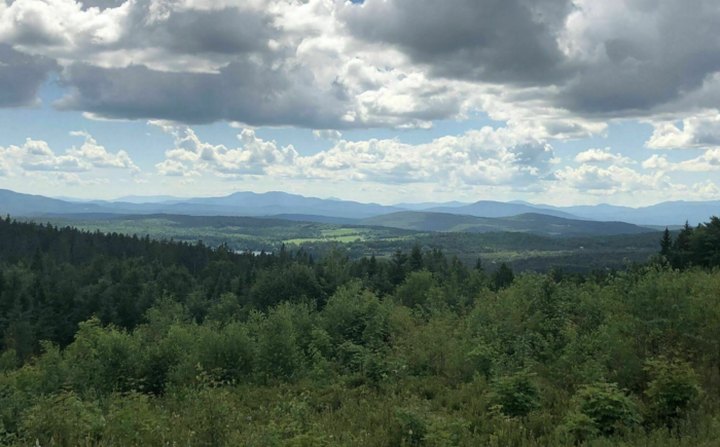 Barr Hill Hiking Trail In The Middle Of Nowhere Shows Off A Part Of Vermont You Didn't Know Existed