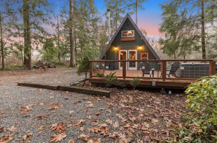 This Cozy A-Frame Cabin Borders The Most Visited Forest In Washington