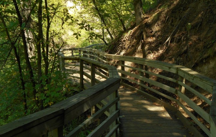 Smith Falls Trail Is A 1-Mile Hike In Nebraska That Leads You To A Pristine Waterfall